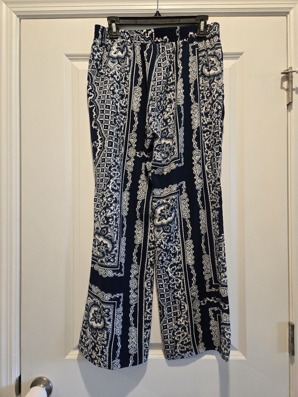 A. Byer Wide-Leg Printed Palazzo Pants - Navy, Size Medium - Picture 5 of 8